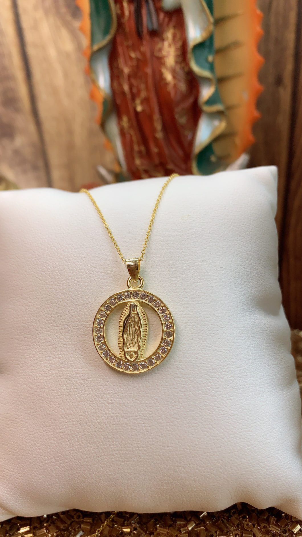 Virgencita (925 in a gold tone)